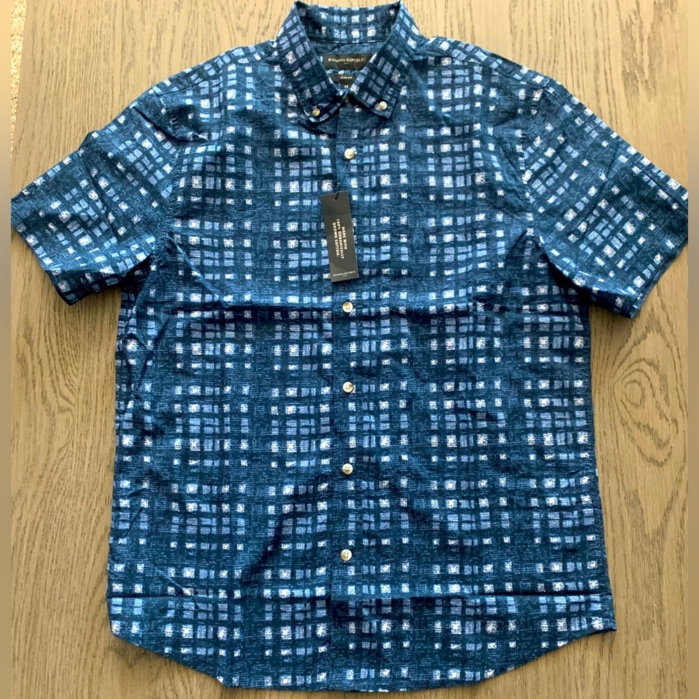 Banana Republic- Men's Short Sleeve Button-Down: